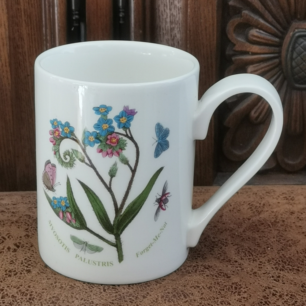 Pair Of Portmeirion "Botanic Garden" Butterfly & Floral Mugs - Picture 4 of 6